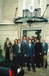Zajednička fotografija sudionika i organizatora studijskog putovanja ispred hrvatskog veleposlanstva u Washingtonu